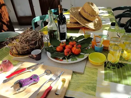 Hôtel Punta e Mare des Chambres ou des Appartements T2 Отели рядом с достопримечательностью «Каланки»