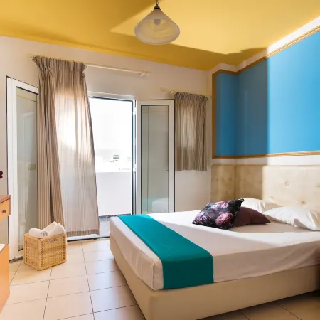 Yiannis Manos Hotel Resort
