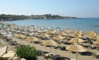 Ascos Coral Beach Hotel - pantai