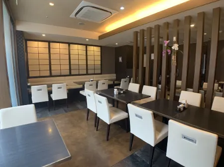 Smile Hotel Nagoya Sakae Отели рядом с достопримечательностью «Watanabe Kenichi Trick Art Museum»