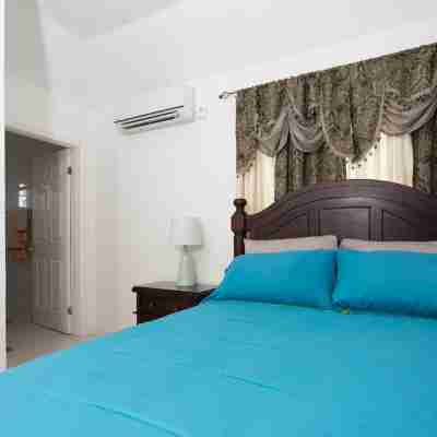 New Kingston Guest Apt at Fairway Rooms