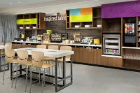 Home2 Suites by Hilton Fort Myers Airport Hotel a Lee County