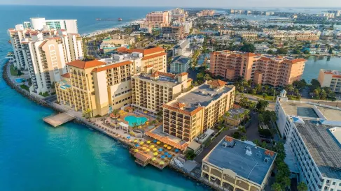 Holiday Inn & Suites Clearwater Beach