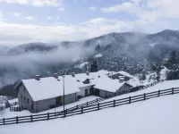Apartamentos Los Picos de Europa Hotels in Lon