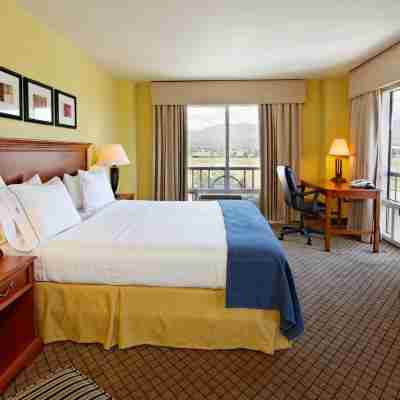 Holiday Inn Express & Suites Trincity Trinidad Airport Rooms