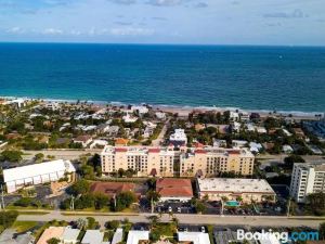Perfect Beach Escape - Walk to Fort Lauderdale Beach