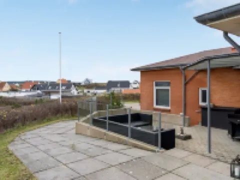 "Fris" - 100m from the Sea