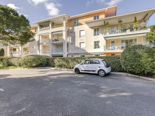 Le Clos Saint Saens - 3-Star