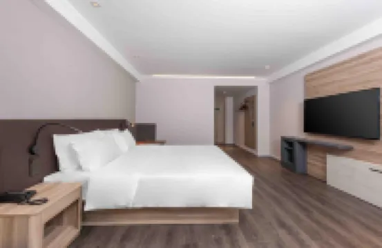 HanTing Hotel (Baoji Tiyuchang Shibahe Xinjie Pedestrian Street)