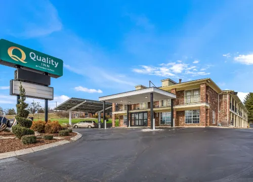Quality Inn Hotels in Pulaski