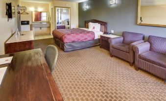 Econo Lodge at Military Circle