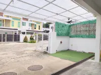 Co. Living Suite Hotels in Sengkurong B