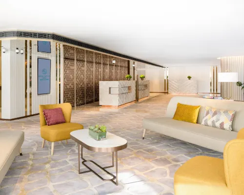 ذا رويال باسيفيك هوتل آند تاورز Hotels near أوشن تيرمينال