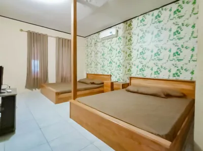 Homestay Nazriel Mitra RedDoorz Hotell i Mancagahar