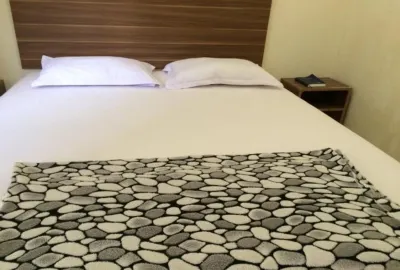 Hotel Lido 88 Sorong Mitra RedDoorz Hotels near Sorong Port