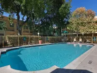 La Quinta Inn by Wyndham Austin Oltorf Hotels near SoCo District