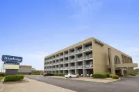 Travelodge by Wyndham Outer Banks/Kill Devil Hills Hotels in Kill Devil Hills