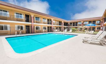 Super 8 by Wyndham Midwest City OK