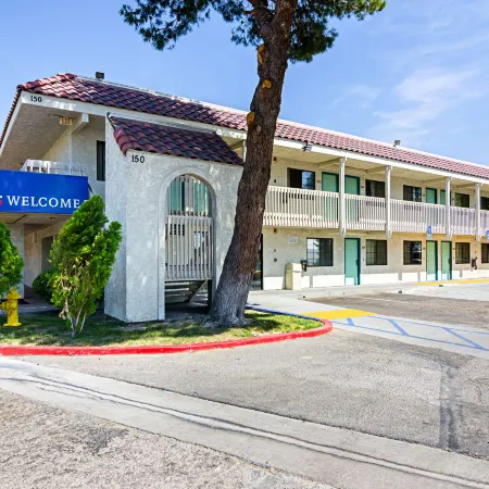 Motel 6 Barstow, CA