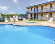 Rodeway Inn New Braunfels - Kolam Renang