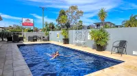 Chinchilla Motor Inn - Pools