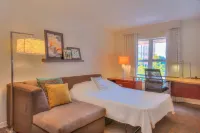 Residence Inn Atlanta Buckhead/Lenox Park Hotel dekat Publix Super Market at Oglethorpe Crossing