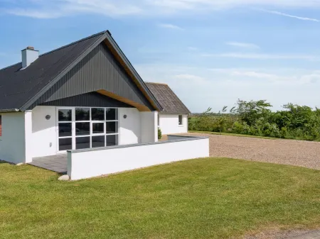 "Imilie" - 250m to the Fjord Отели в г. Redsted