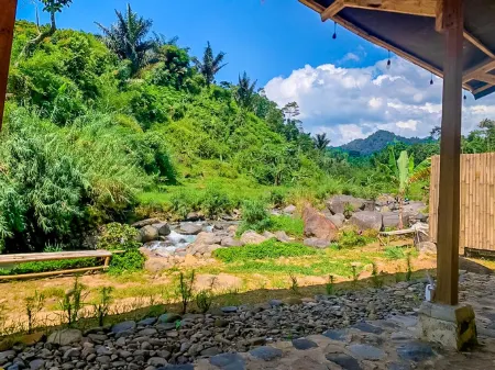 Goes Camp Sentul Campground Отели рядом с достопримечательностью «Bumi Kepanduan Sentul»