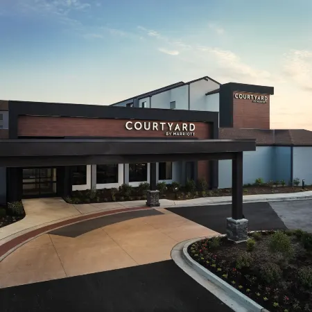 Courtyard St Louis Downtown West Отели рядом с достопримечательностью «Театр Фокс»