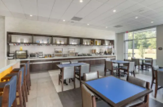 GLo Best Western  Savannah-Gateway I-95