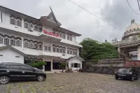 RedDoorz @ Jalan Jendral Sudirman Jambi 2 Hotels in Pakuan Baru