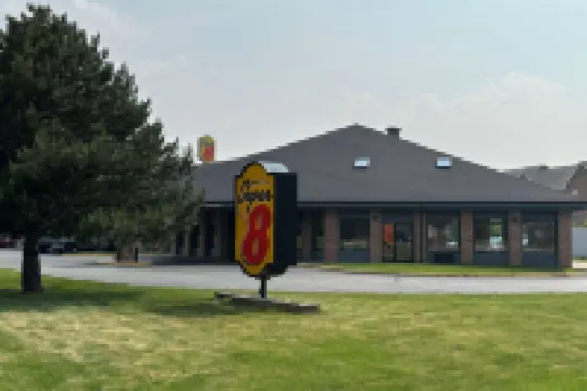 Super 8 by Wyndham Green Bay I-43 Bus. Park