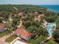 Luxury Bay Villa with Private Hot Tub