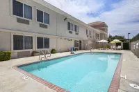 Comfort Suites - Pools