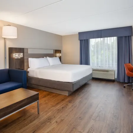 Holiday Inn Express & Suites KINGSTON CENTRAL by IHG