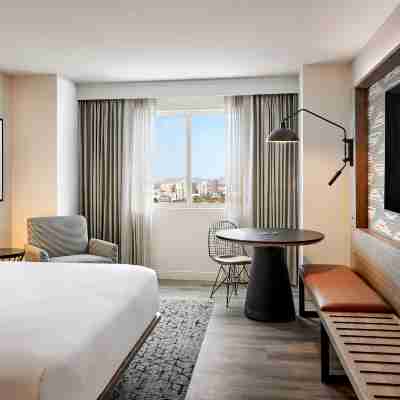 Sheraton Phoenix Downtown Rooms