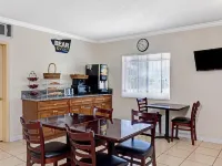 Travelodge by Wyndham Pasadena Central