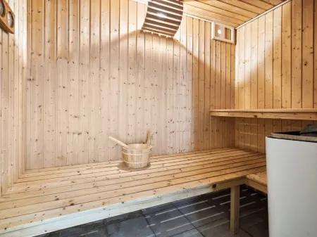 "Edin" - 150m from the Sea