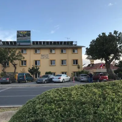 Muz Hotel Hotel dekat Pantai Kleopatra