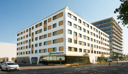 Holiday Inn Express & Suites Basel - Allschwil Отели в г. Метцерлен-Мариаштайн
