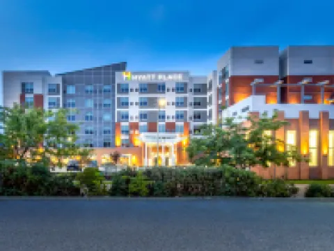 Hyatt Place Kelowna Hotels near Downtown Kelowna