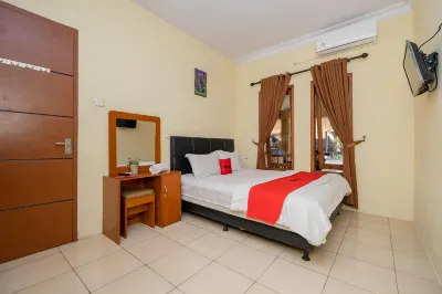 RedDoorz Syariah at Danau Maninjau Sawojajar Hotels in der Nähe von Universitas Wisnuwardana