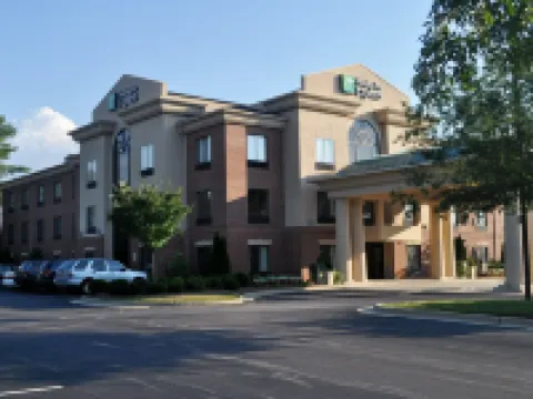 Holiday Inn Express & Suites RALEIGH NORTH - WAKE FOREST by IHG Hoteles en Raleigh