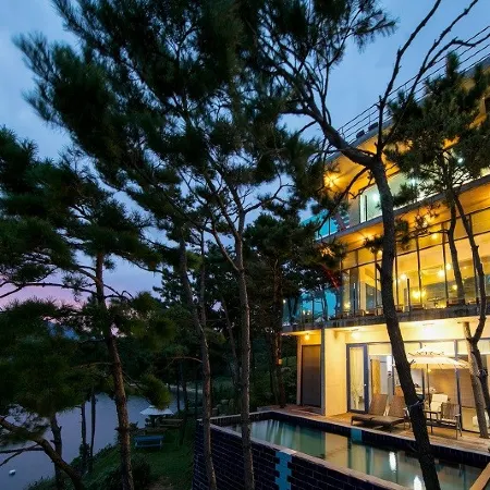 Sacheon Baum House Pool Villa