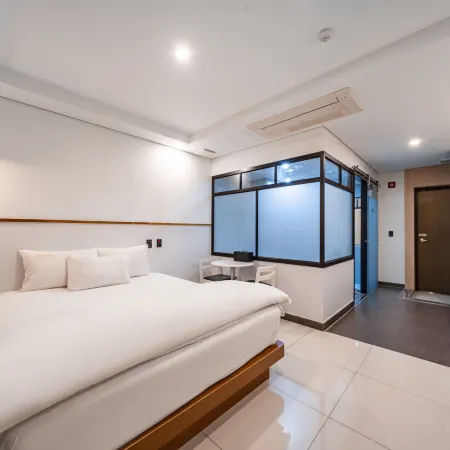 Daegu Dongseongro EOS Hotel