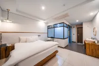 Daegu Dongseongro EOS Hotel