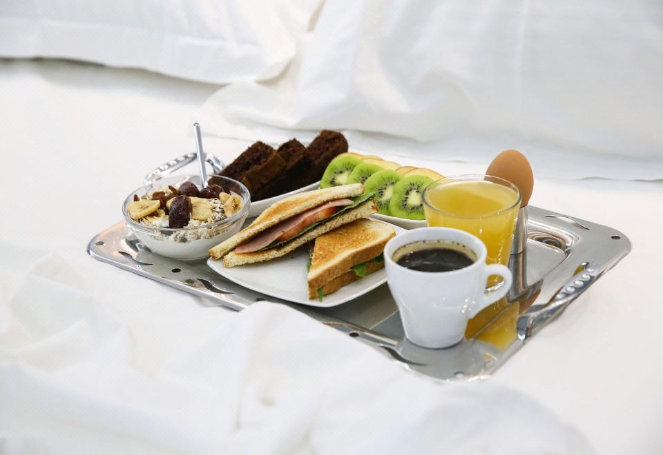 4. 아테네 스타라이..