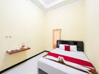 Reddoorz Near Makam Bung Karno Blitar Hotels in Kepanjenkidul