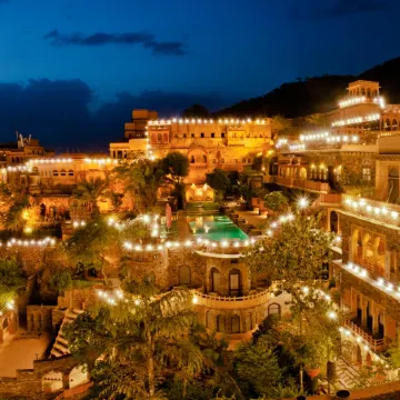 Neemrana Fort-Palace