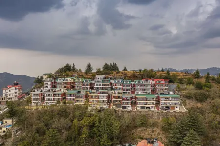 Zostel Homes Shimla Отели рядом с достопримечательностью «Kotkhai Palace»